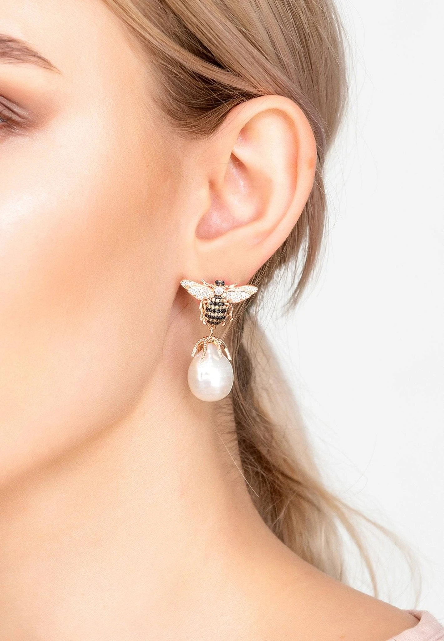 Latelita Baroque Pearl Honey Bee Drop Earrings Rosegold 4 Latelita Baroque Pearl Honey Bee Drop Earrings Rosegold - Image 2