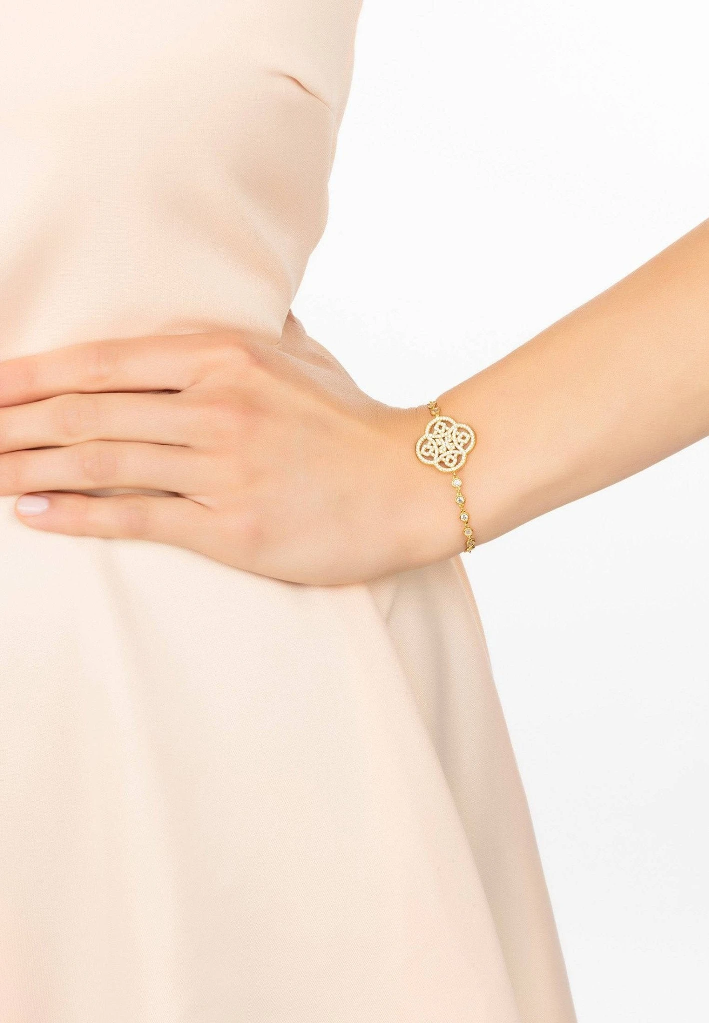 Latelita Celtic Knot Clover Tennis Bracelet Gold 4 Latelita Celtic Knot Clover Tennis Bracelet Gold - Image 2