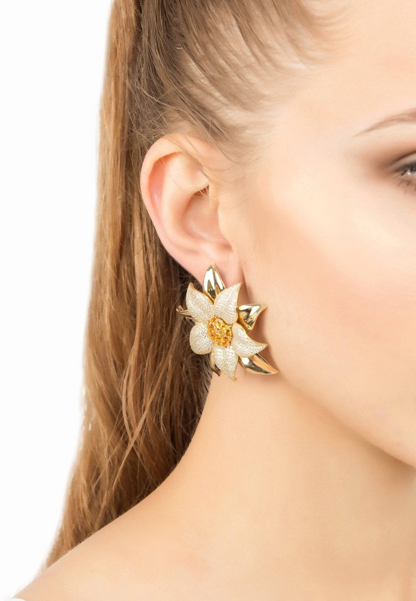 Latelita Daisy Flower Earrings Gold 4 Latelita Daisy Flower Earrings Gold - Image 2