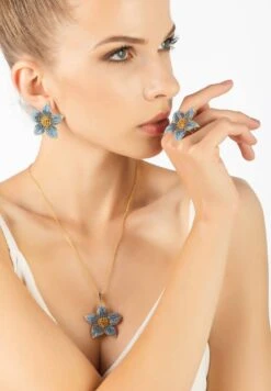 Latelita Forget Me Not Flower Necklace Gold -Latelitla Store forget me not flower necklace gold 309352
